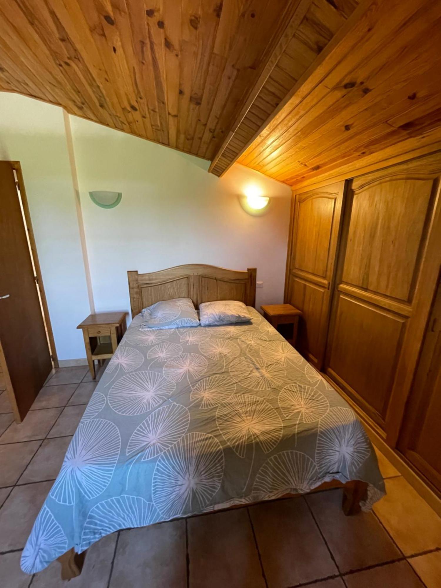 Les Prairies Mas Roux Casa de hóspedes Raphèle Quarto foto