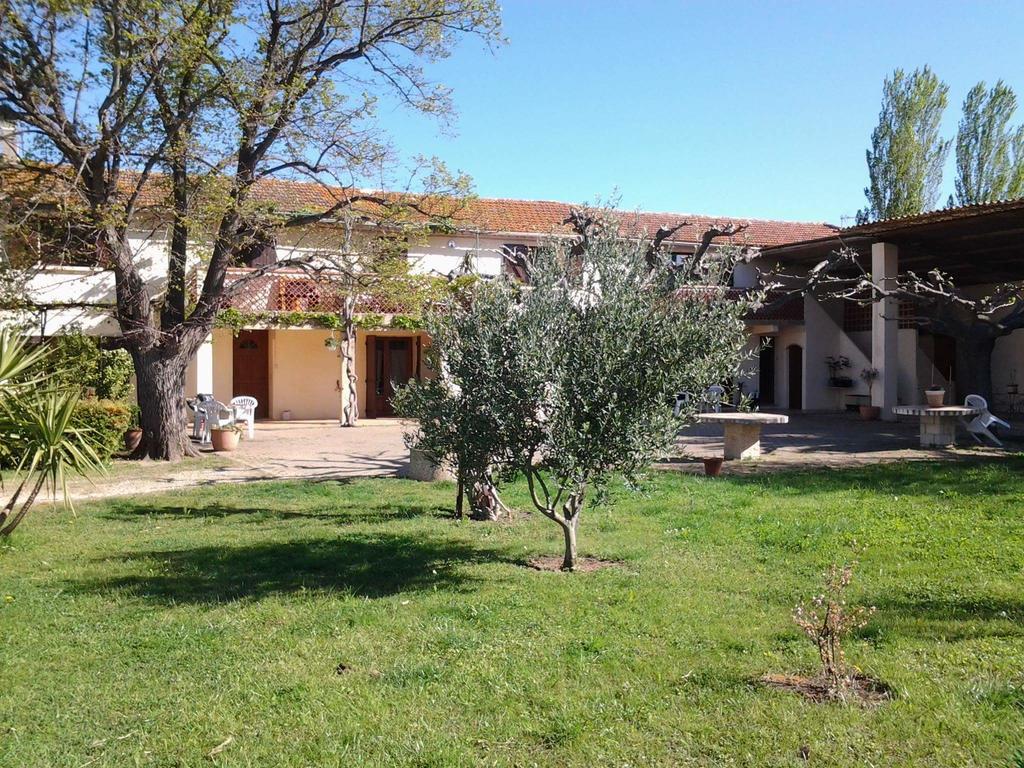 Les Prairies Mas Roux Casa de hóspedes Raphèle Exterior foto